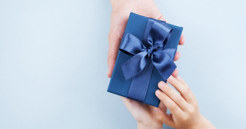 本当に喜ばれるのは?誕生日プレゼントでお父さんを笑顔に
