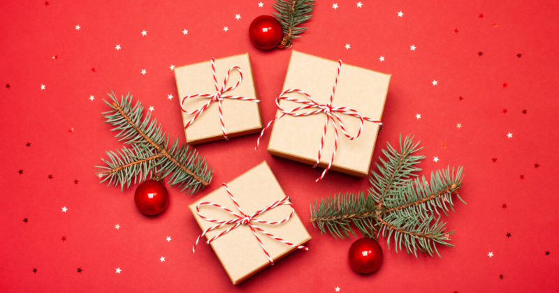 友達とのクリスマスパーティーを楽しみに、プレゼントを用意しよう