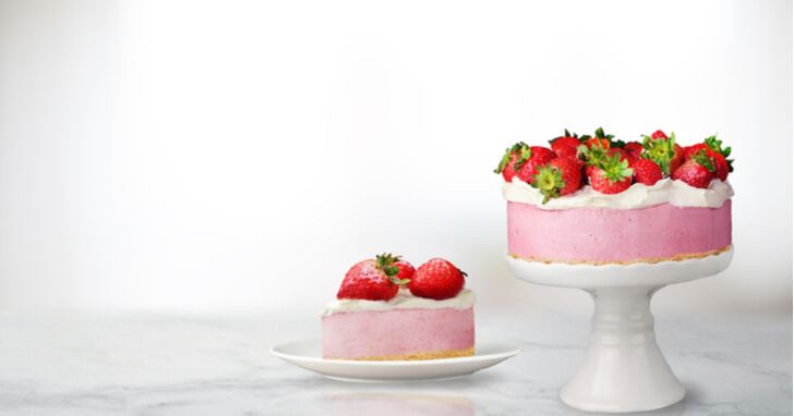 定番人気、イチゴやベリーのケーキ