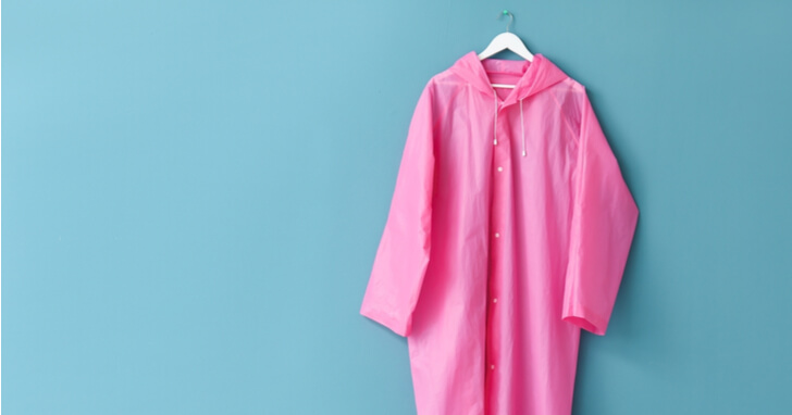 安心してアウトドア活動をするための必需品「衣服類」