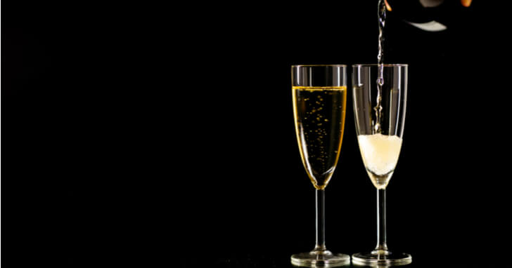 【酒器・グラス】お酒と一緒に贈りたいプレゼントを退職祝いに