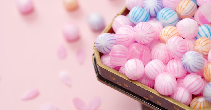 【職場の同僚へ】分け合って食べてもらえるホワイトデーの和菓子