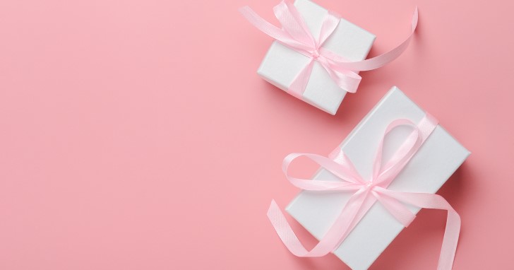 20歳の誕生日に贈るプレゼントの予算や選び方は？