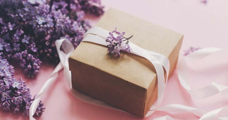 女友達が喜ぶ誕生日プレゼントの選び方は？