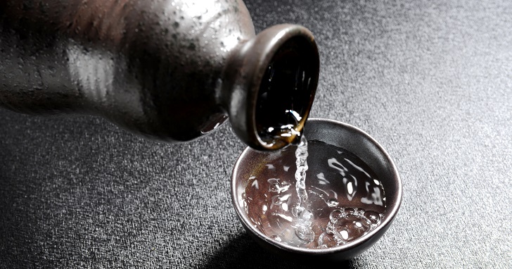 還暦祝いの日本酒、予算相場は？
