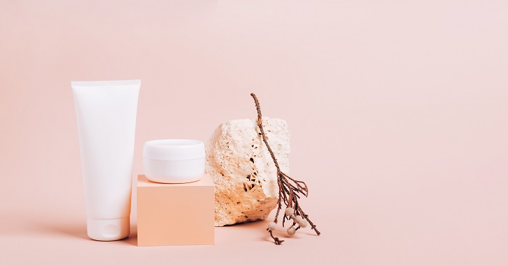 2000円前後でお返しするホワイトデー｜実用的で人気の「ハンカチ・ケア用品」